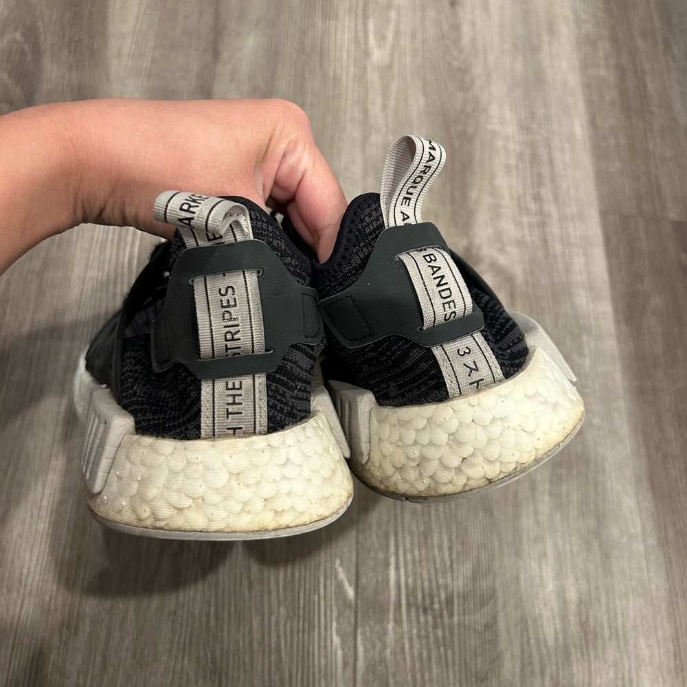 Adidas NMD R1 - Picture 2 of 9